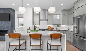 Refrigerador, microondas, horno, placa de cocina