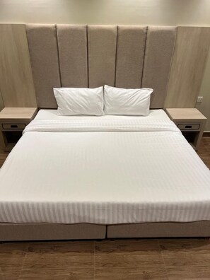 Blackout drapes, soundproofing, iron/ironing board, free WiFi - Furnished units (Riyadh)