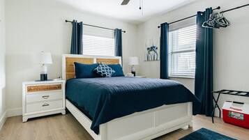 1 quarto, escrivaninha, ferros/tábuas de passar roupa, Wi-Fi de cortesia