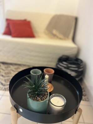 1 dormitori i planxa i posts de planxar