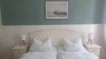 2 bedrooms, travel crib, WiFi, bed sheets