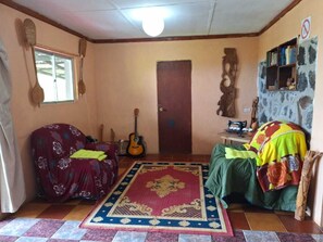 Interior - Peretei Agrohostel y Camping, Ubicado en la Tranquilidad del Campo de Rapa Nui (Isla de Pascua)