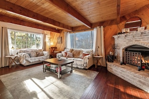 TV, fireplace, DVD player, books - Hillcrest HappyNest - Hot Tub, Fire Pit, Gas BBQ, Pet-Friendly! (Big Bear Lake)