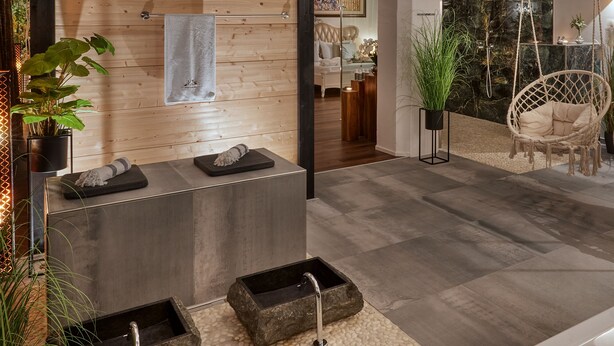 Royal Loft | Bathroom | Separate bathtub and shower, jetted bath, rainfall showerhead - Private Spa LUX Aargau with Whirlpool (Lenzburg)
