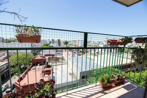 Cómodo y Bien Conectado en Floresta