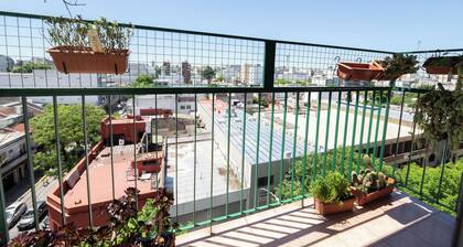 Cómodo y Bien Conectado en Floresta