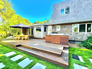 Terrace/patio - Sag Harbor Hilltop newly renovated retreat with pool, roof deck and privacy (Sag Harbor)