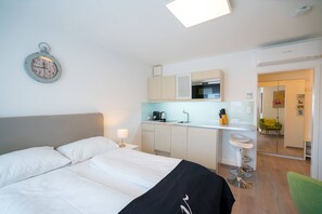 Iron/ironing board, free WiFi, bed sheets, wheelchair access