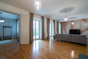 TV - Vienna Residence, Währinger Str - Inner City #6454 (Vienna)