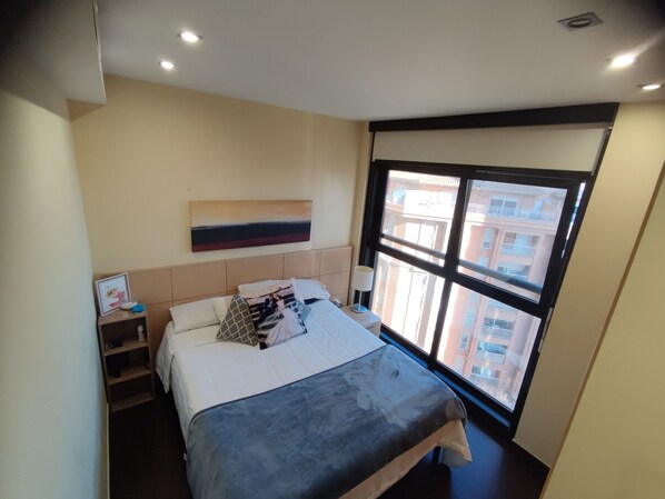 1 slaapkamer, een strijkplank/strijkijzer, wifi, beddengoed