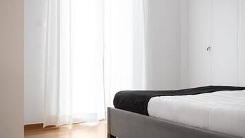 1 bedroom, in-room safe, iron/ironing board, free WiFi