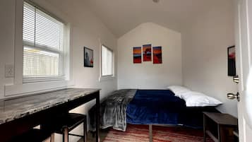 5 bedrooms, WiFi, bed sheets