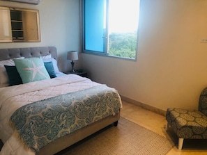 2 bedrooms, iron/ironing board, Internet, bed sheets