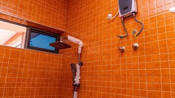 Basic Room | Bathroom