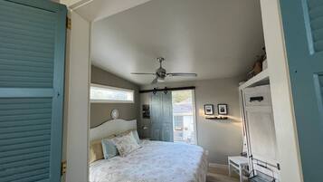 1 habitación, tabla de planchar con plancha, wifi gratis y ropa de cama