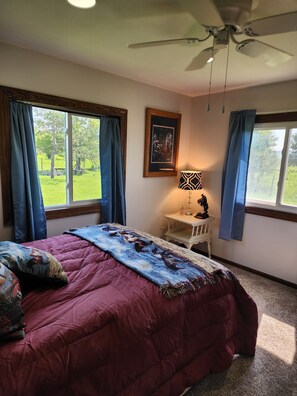 4 Schlafzimmer, Schreibtisch, Bügeleisen/Bügelbrett, kostenloses WLAN