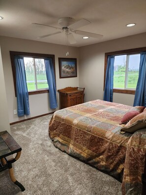 4 soverom, skrivebord, strykejern/-brett og wi-fi (inkludert)