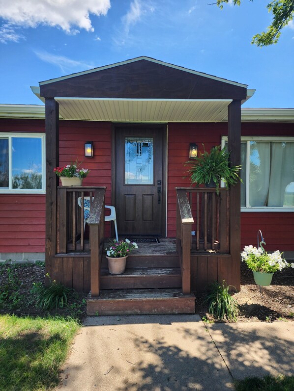 Exterior detail - Country sanctuary with new Game Room (Thurman)