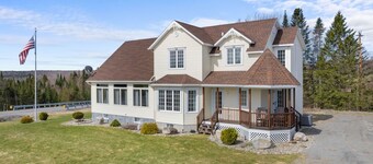 3 Bed, 2 Bathroom Hiking Apartment in Morgan, VT