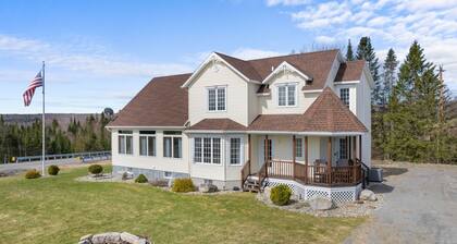 3 Bed, 2 Bathroom Hiking Apartment in Morgan, VT