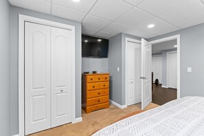 3 bedrooms, free WiFi, bed sheets - 3 Bed, 2 Bathroom Hiking Apartment in Morgan, VT (Morgan)