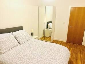 2 soverom, strykejern/-brett, wi-fi og sengetøy