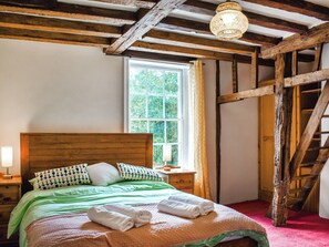 6 bedrooms, free WiFi, bed sheets