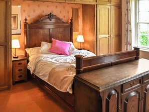 6 bedrooms, free WiFi, bed sheets