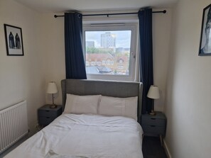2 bedrooms, desk, iron/ironing board, free WiFi