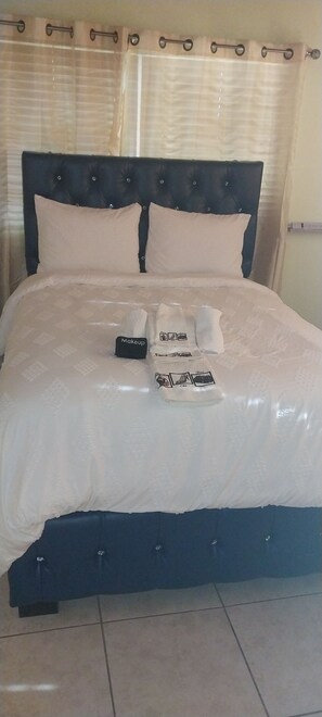 2 bedrooms, iron/ironing board, free WiFi, bed sheets