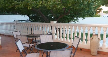 GRANDE VILLA 21 PERS.400 M2.PISCINE PRIVEE.SALLE DE SPORT.PROCHE PLAGE.HERAULT