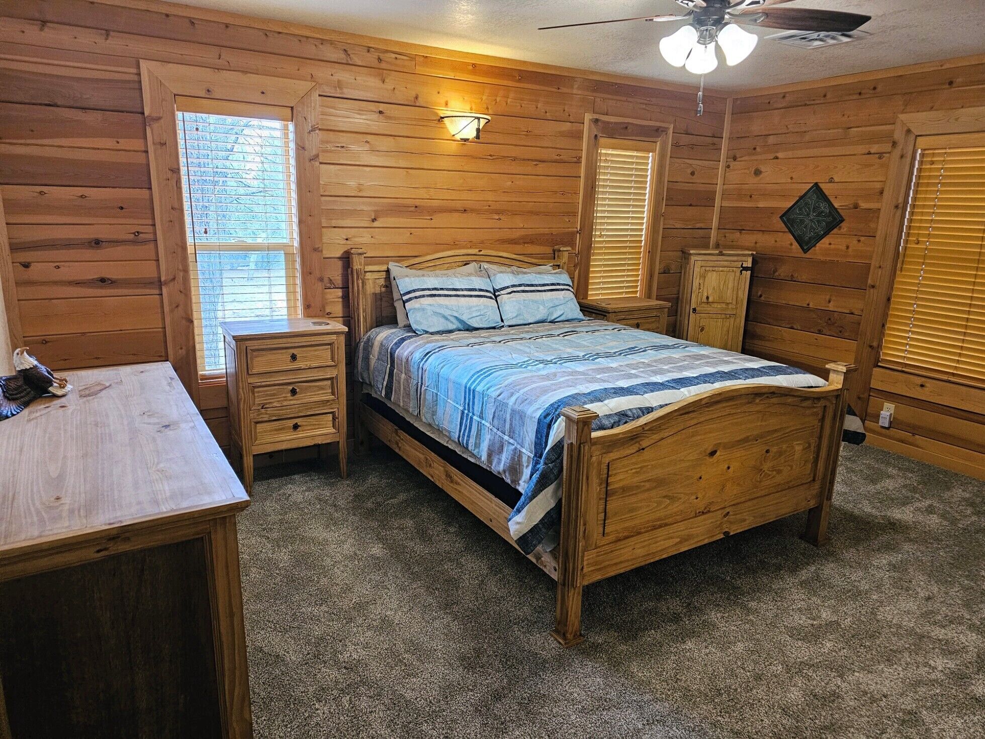 2 bedrooms, travel crib, free WiFi, bed sheets