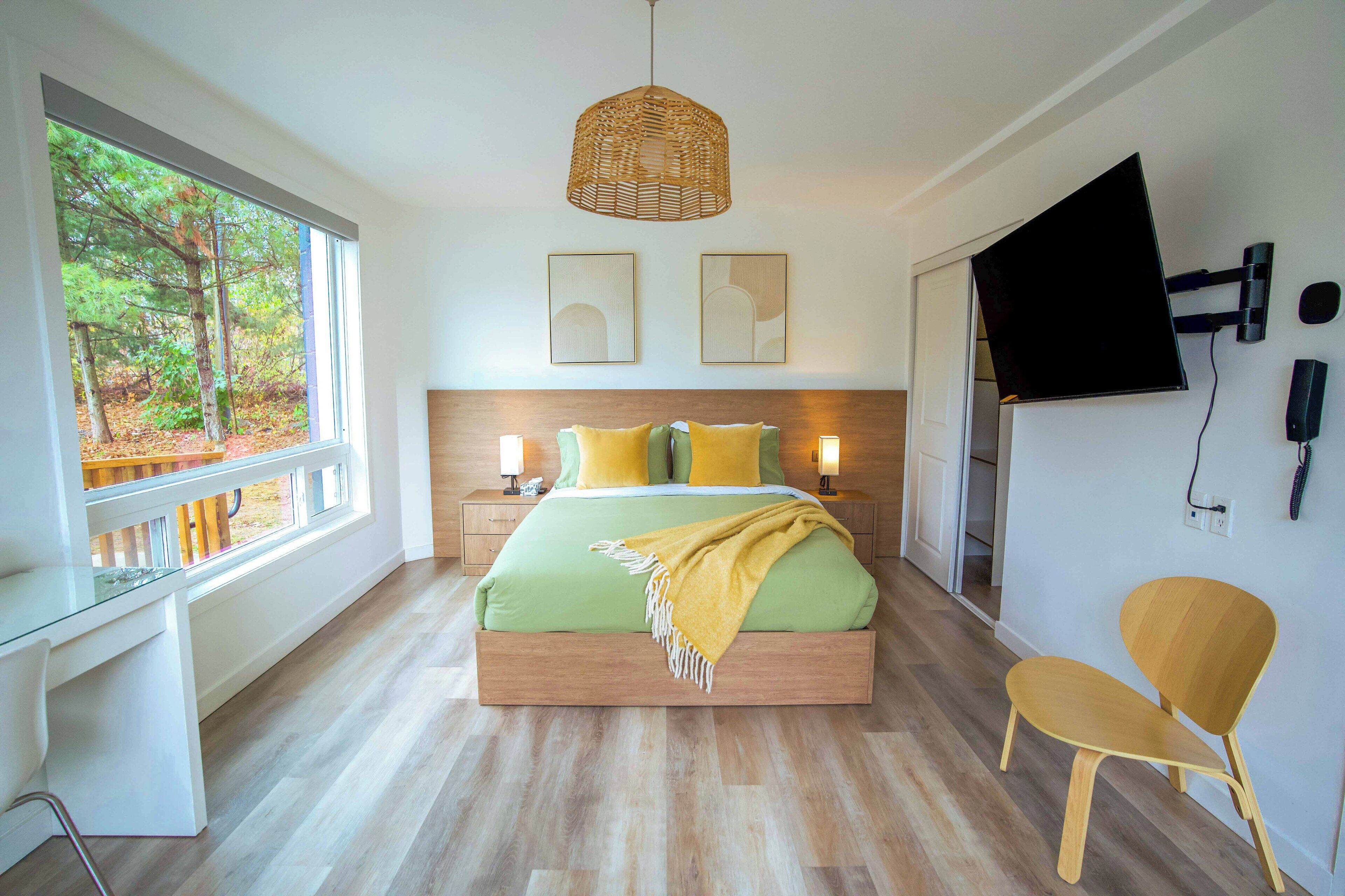 Comfort Double Room, 1 Queen Bed, Non Smoking, Ground Floor | In-room safe, desk, laptop workspace, free WiFi