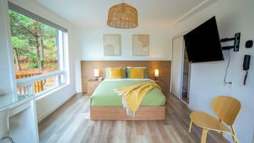 Comfort-Doppelzimmer, 1 Queen-Bett, Nichtraucher, Erdgeschoss | Zimmersafe, Schreibtisch, laptopgeeigneter Arbeitsplatz