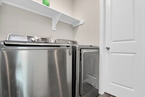 Interior - Cozy Luxury Home, Games, King Bed, Sleeps 12 (Houston)