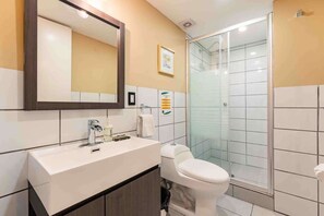 Towels, soap, shampoo, toilet paper
