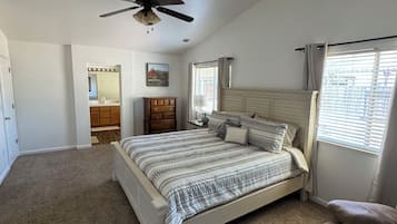 4 dormitorios, tabla de planchar con plancha, wifi y ropa de cama