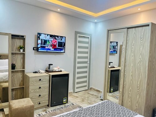 Pyramids Senusret Guest House