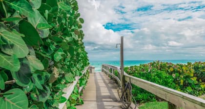 Two Bedroom, Oceanfront, Luxury Condo, Jensen Beach, Florida 4044491