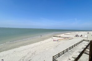 Beach nearby, beach towels
