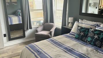 3 bedrooms, in-room safe, desk, iron/ironing board