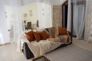 Smart TV - Gemma di Mare - Three Bedroom Apartment, Sleeps 6 (Pozzallo)