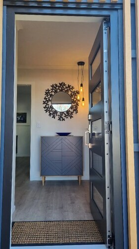 Stylish, comfortable townhouse close to the square