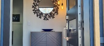 Stylish, comfortable townhouse close to the square