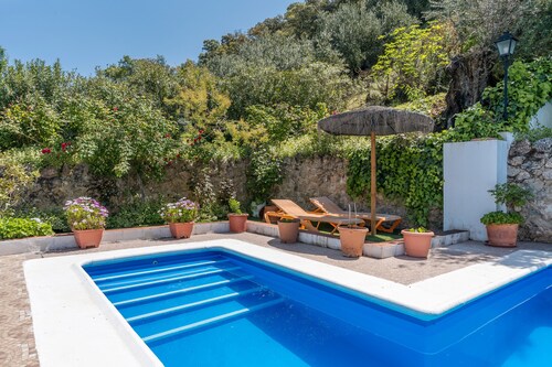 Country House 'Casa Rural Puente Piedra' with Mountain View, Wi-Fi and Air Conditioning