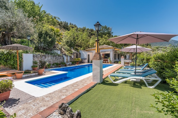 Pool - Country House 'Casa Rural Puente Piedra' with Mountain View, Wi-Fi and Air Conditioning (Carcabuey)