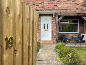 Exterior detail - 3 bedroom accommodation in Scarborough (Scarborough)