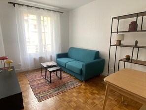 Smart TV - COSY Belleville briapartment (Paris)