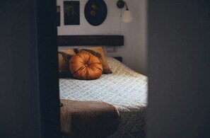 1 bedroom, in-room safe, iron/ironing board, free WiFi