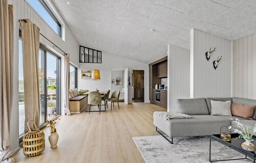 4 bedroom gorgeous home in Sjølund